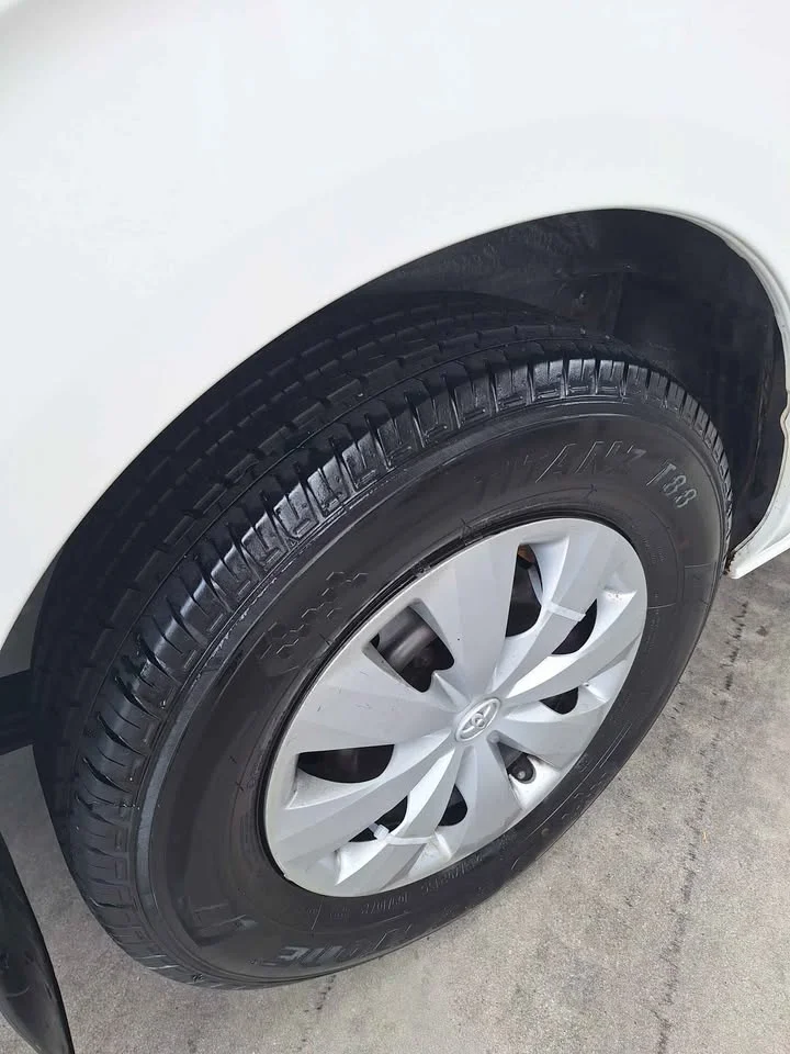2011 Toyota Commuter V (H200) 2