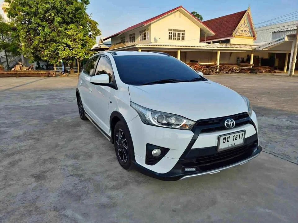 2016 Toyota Yaris III 3