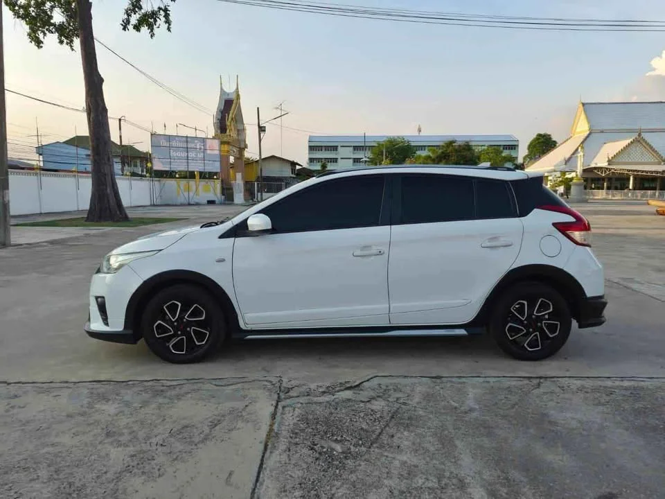 2016 Toyota Yaris III 2