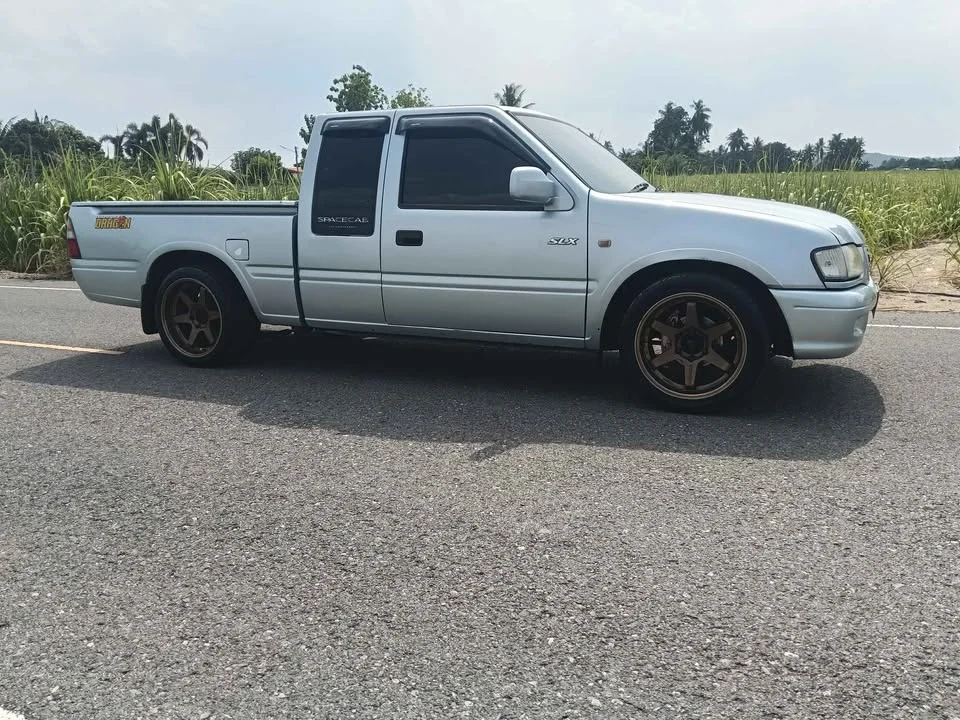 2001 Isuzu Faster Dragon Eyes III 2