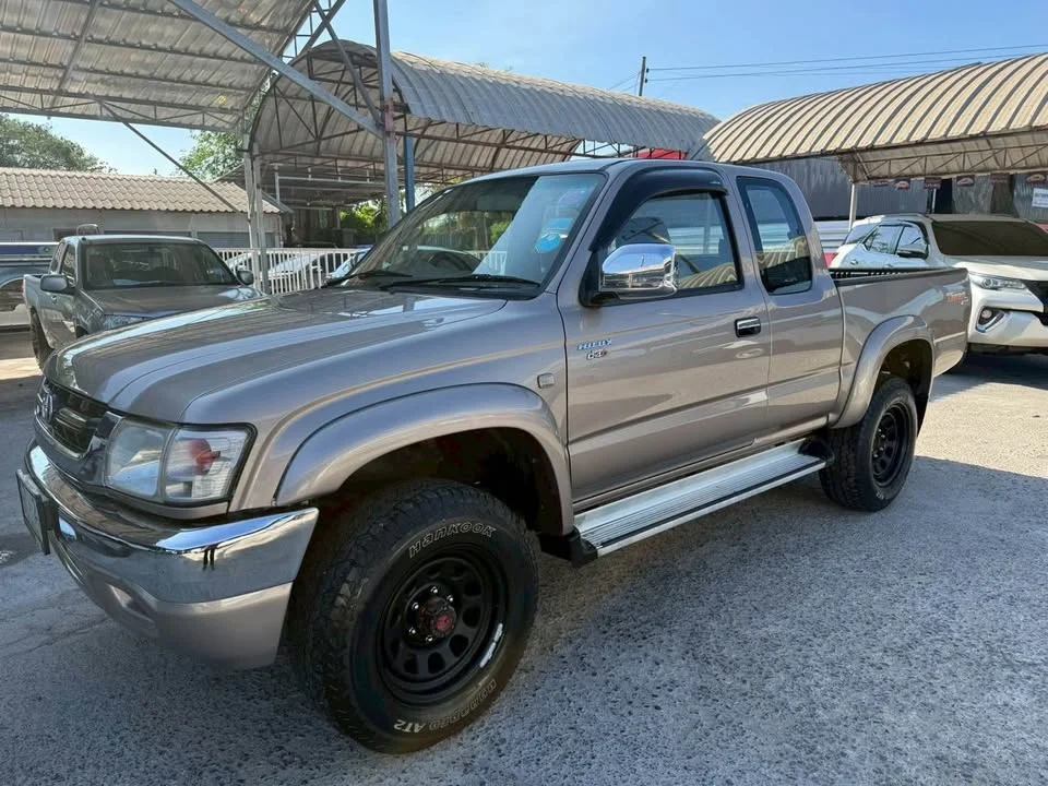 2004 Toyota Hilux Tiger VI 3