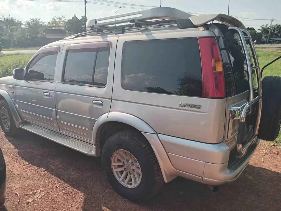 2005 Ford Everest I 3