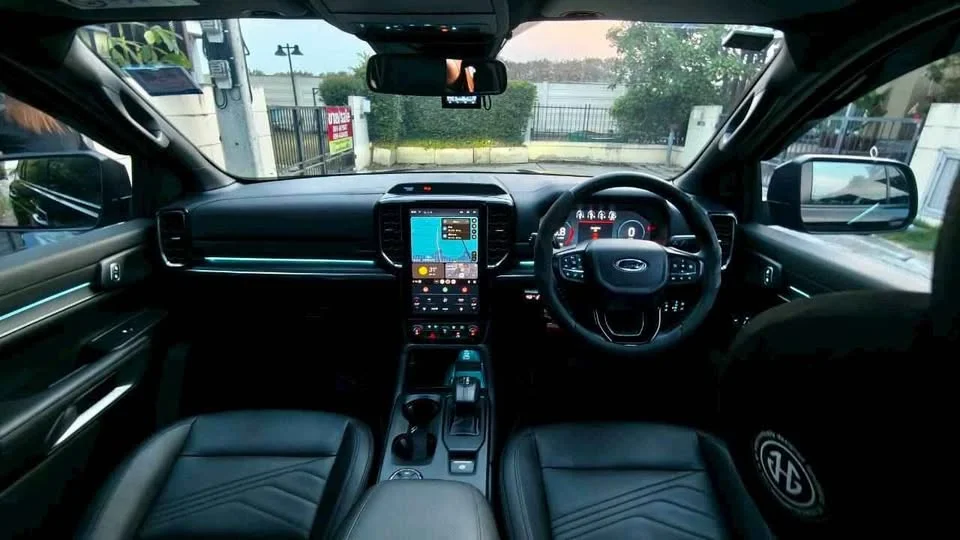 2025 Ford Everest III 3