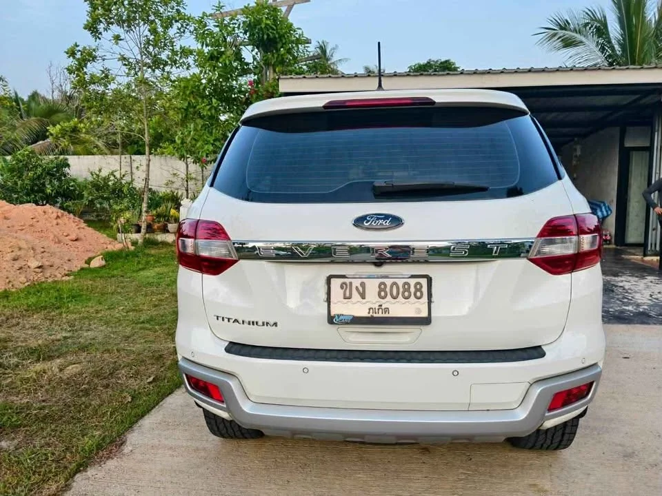 2019 Ford Everest II 2