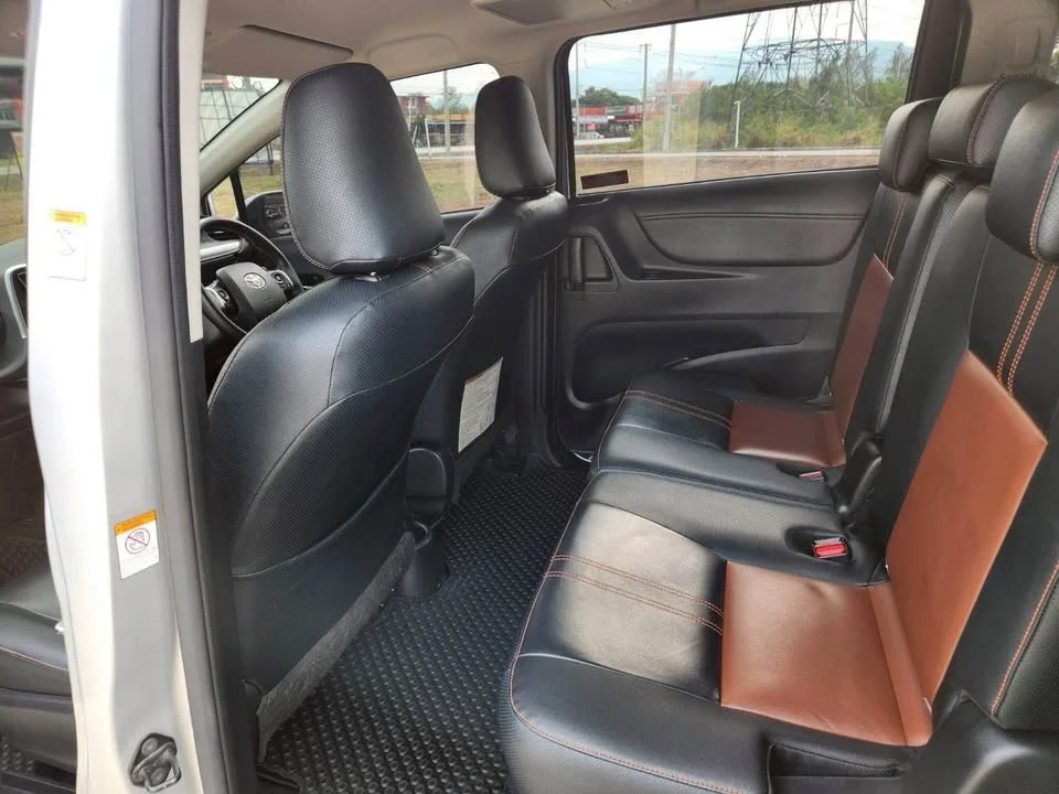 2015 Toyota Sienta II 2