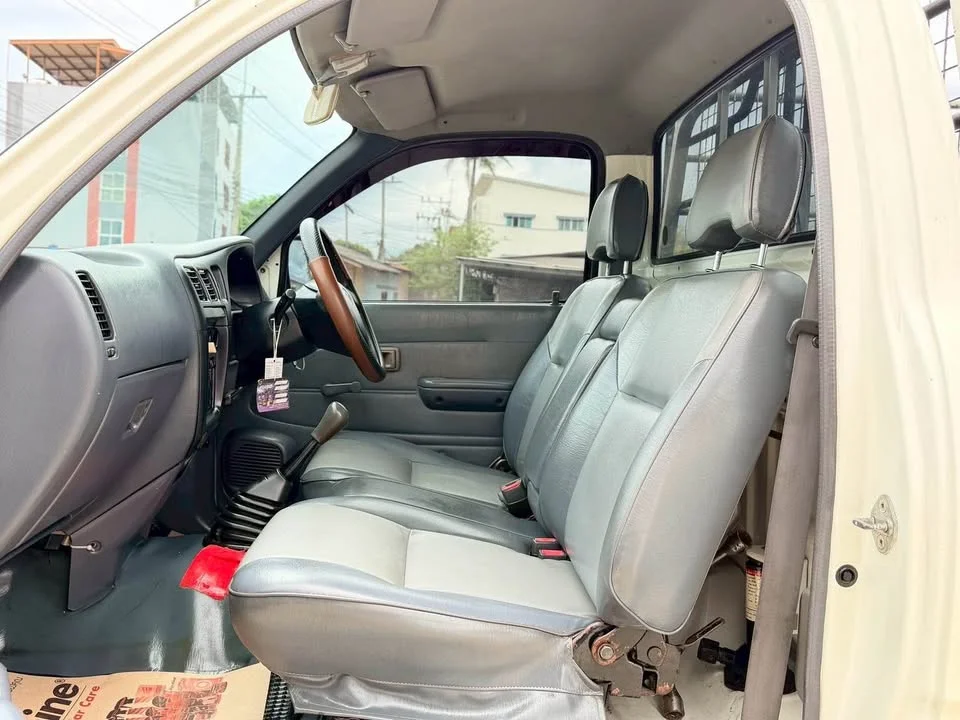 2002 Toyota Hilux Tiger VI 3