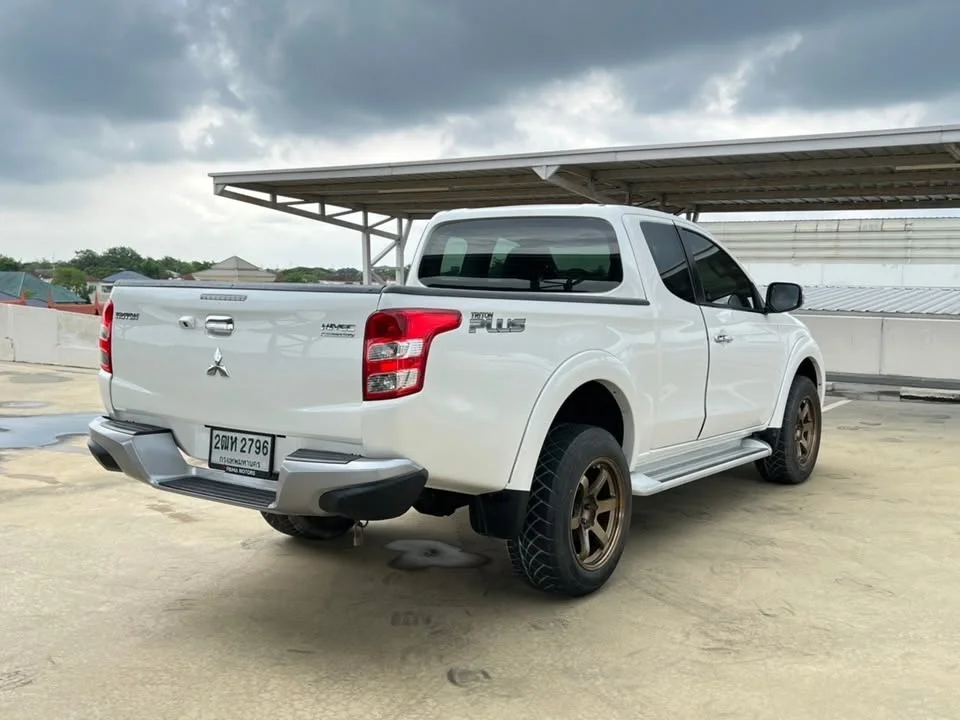 2017 Mitsubishi Triton V 2
