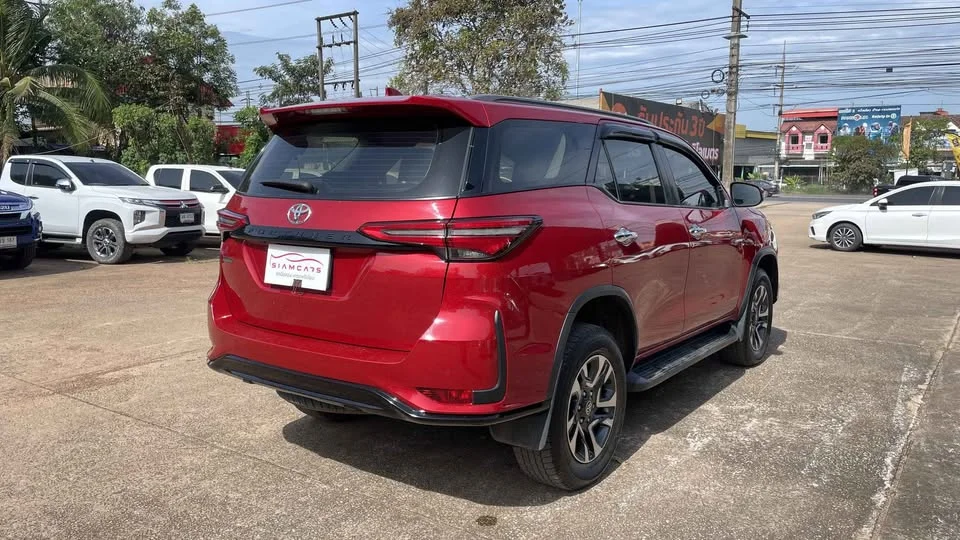 2023 Toyota Fortuner II 2