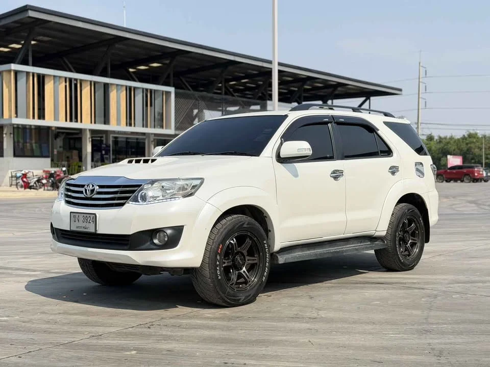 2013 Toyota Fortuner I 3