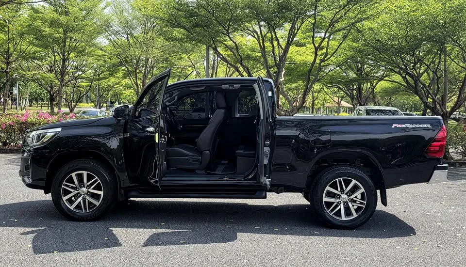 2017 Toyota Hilux VIII 3