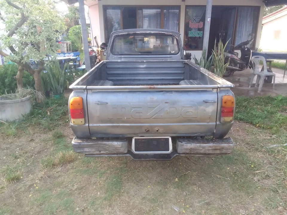 1990 Mazda B-series (Familia) III 2