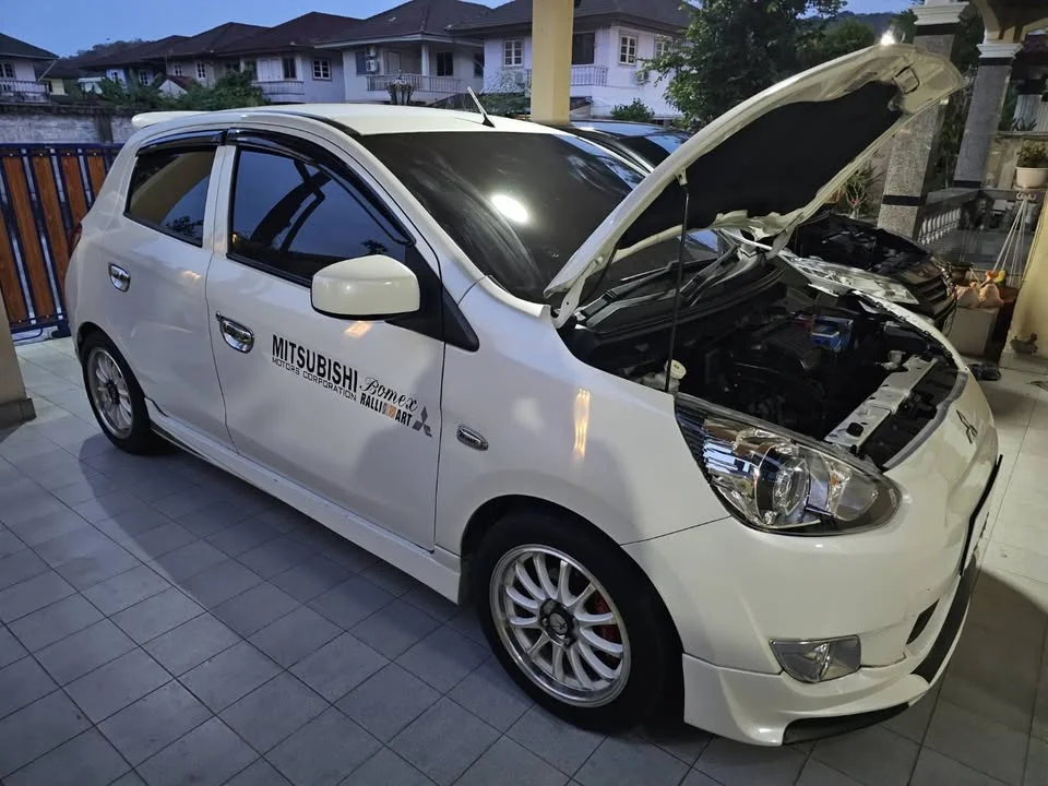 2012 Mitsubishi Mirage VI 2