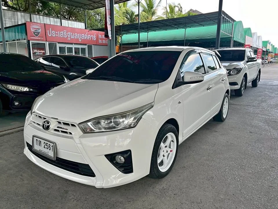 2015 Toyota Yaris III 3