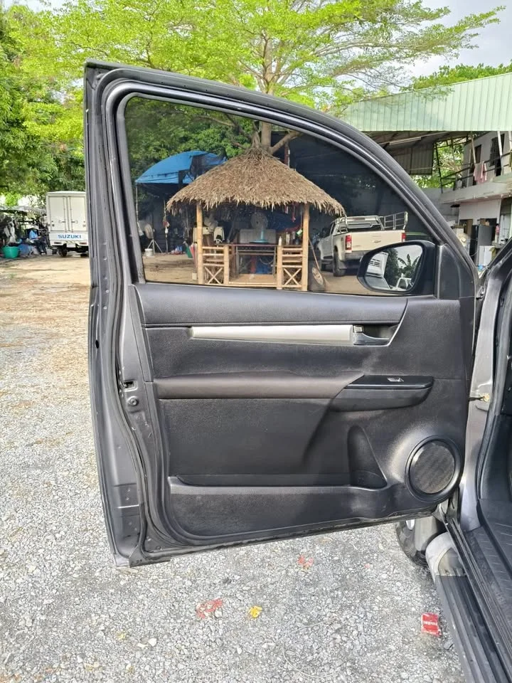 2019 Toyota Hilux VIII 2