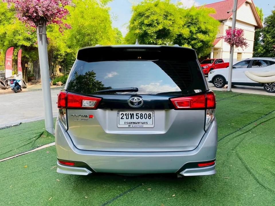 2022 Toyota Innova II 2