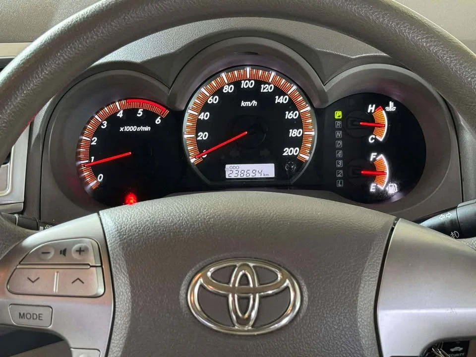 2013 Toyota Hilux VII 3