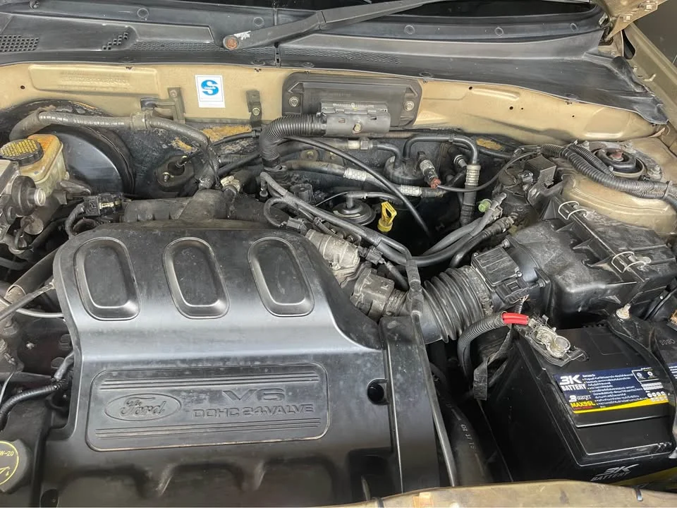 2000 Ford Escape I 3