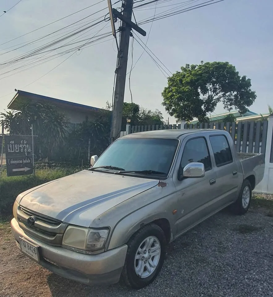 2003 Toyota Hilux Tiger VI 3