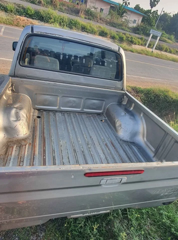 2003 Toyota Hilux Tiger VI 2
