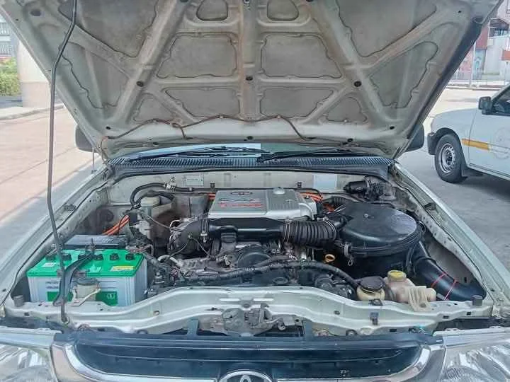 2004 Toyota Hilux Tiger VI 3