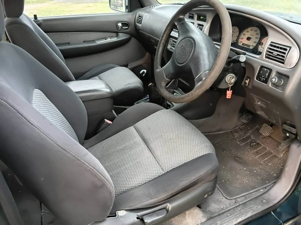 2005 Mazda 2500 Fighter V 2