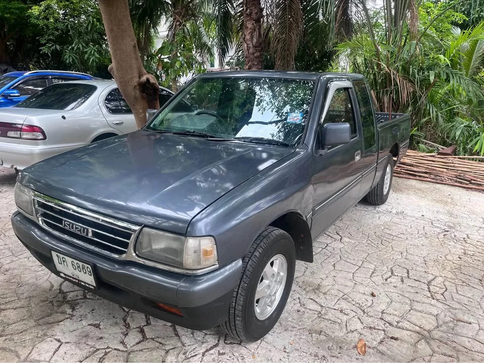 1987 Isuzu TR Grand Adventure I 3