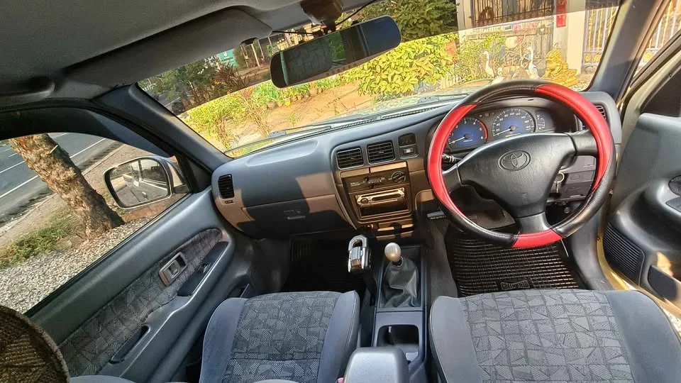 2002 Toyota Hilux Tiger VI 3
