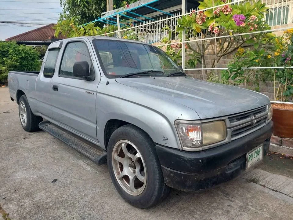 2000 Toyota Hilux Tiger VI 3