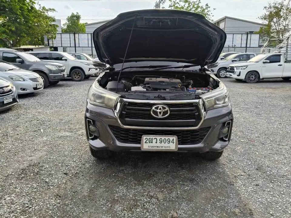 2019 Toyota Hilux VIII 2