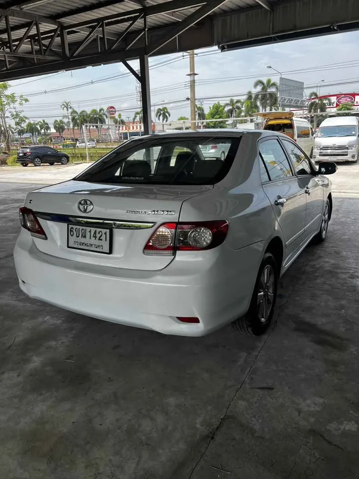 2013 Toyota Corolla Altis X (E140) 3