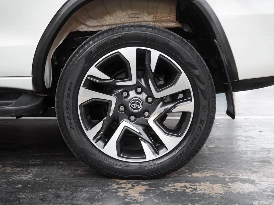 2022 Toyota Fortuner II 3