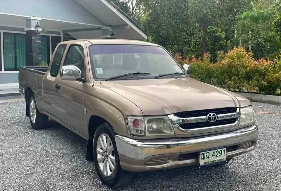 2004 Toyota Hilux Tiger VI 2