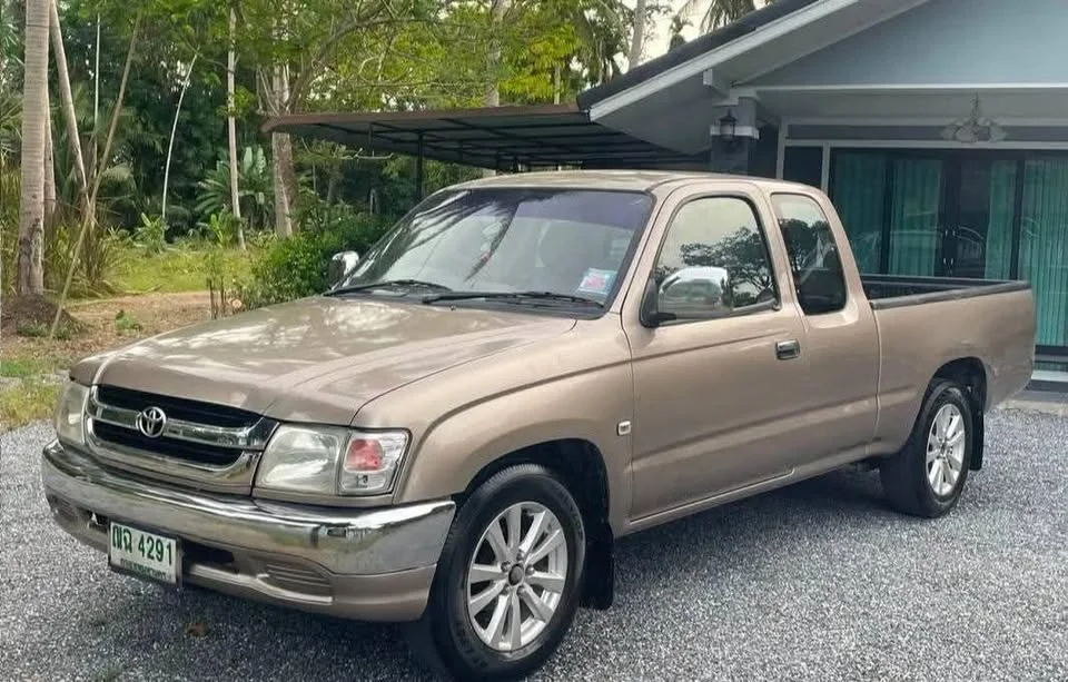 2004 Toyota Hilux Tiger VI 3