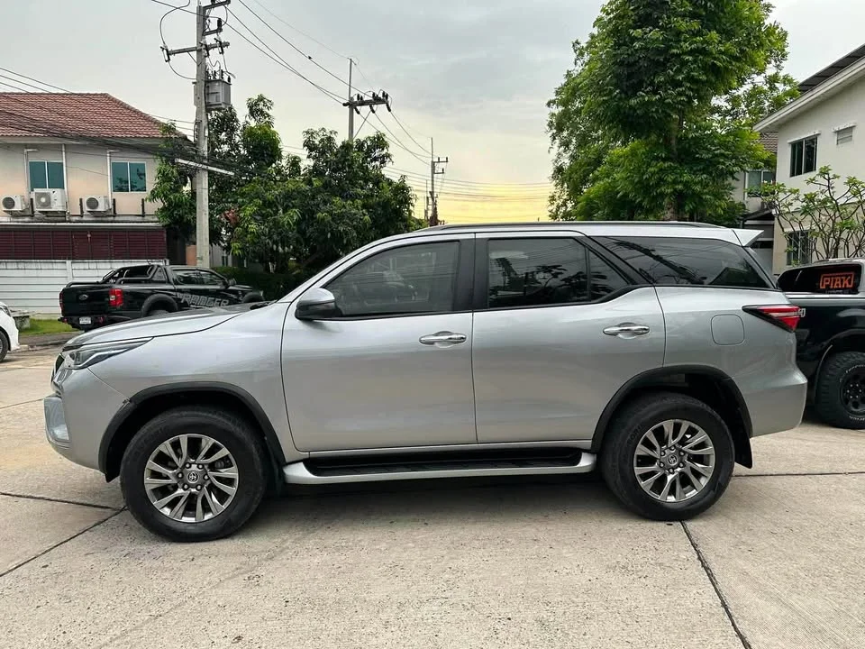 2022 Toyota Fortuner II 3