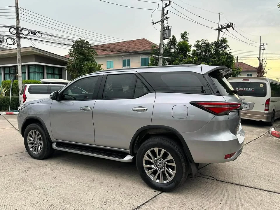 2022 Toyota Fortuner II 2