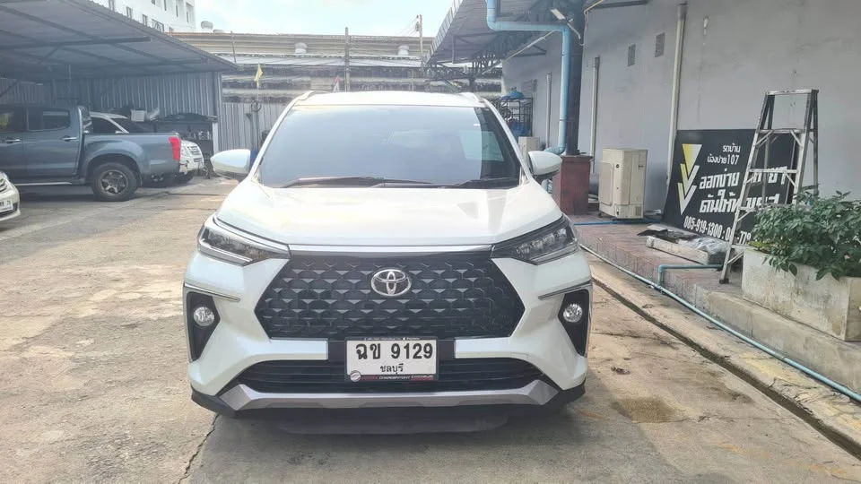 2025 Toyota Veloz III 3
