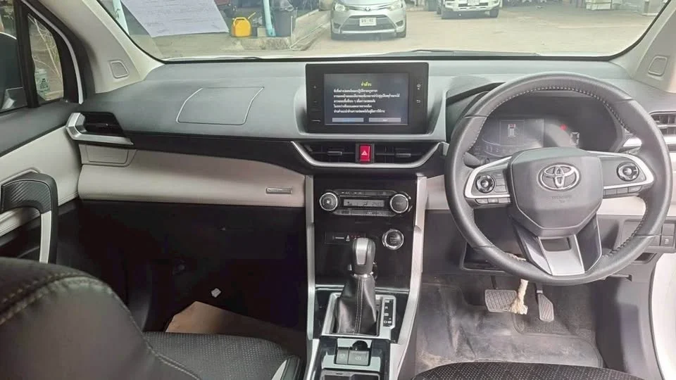 2025 Toyota Veloz III 3