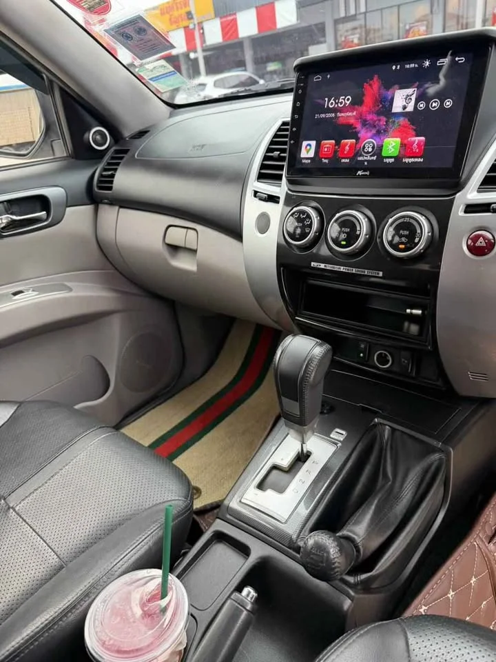 2013 Mitsubishi Pajero Sport II 2