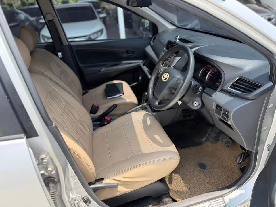 2012 Toyota Avanza II 2