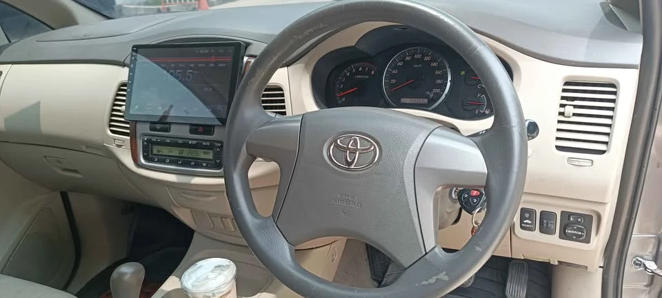 2015 Toyota Innova I 2