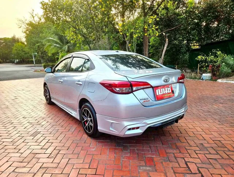 2018 Toyota Yaris ATIV III 3