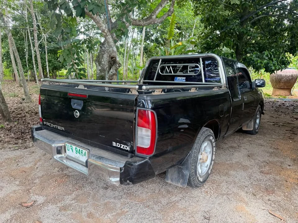 2005 Nissan Frontier I 3