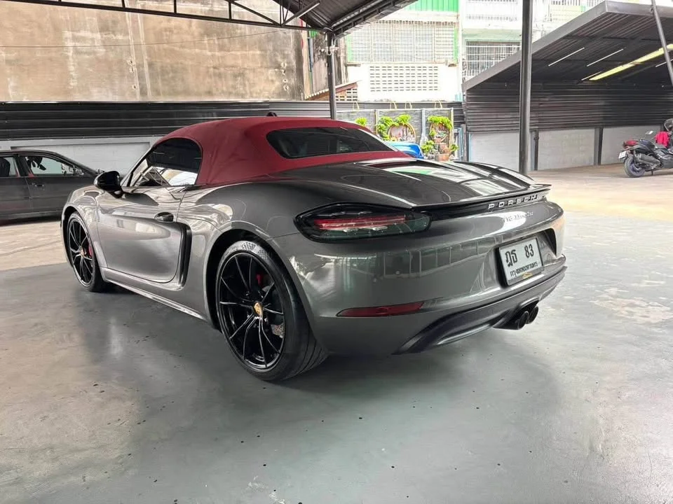 2019 Porsche 718 Boxster and Cayman IV 3