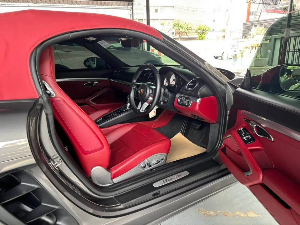 2018 Porsche 718 Boxster and Cayman IV 2