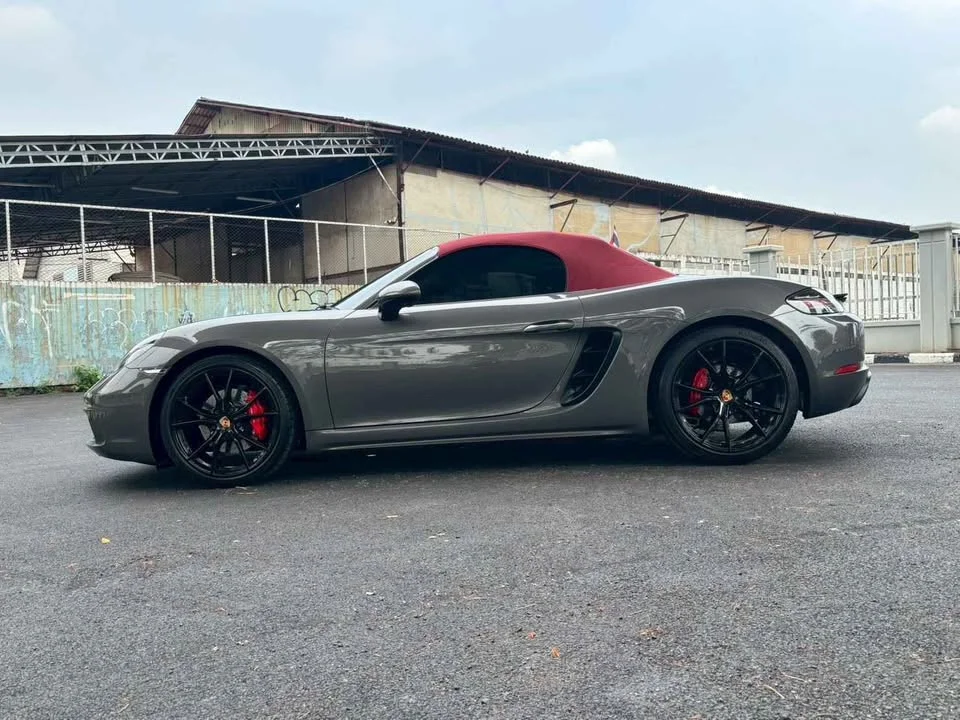 2018 Porsche 718 Boxster and Cayman IV 2