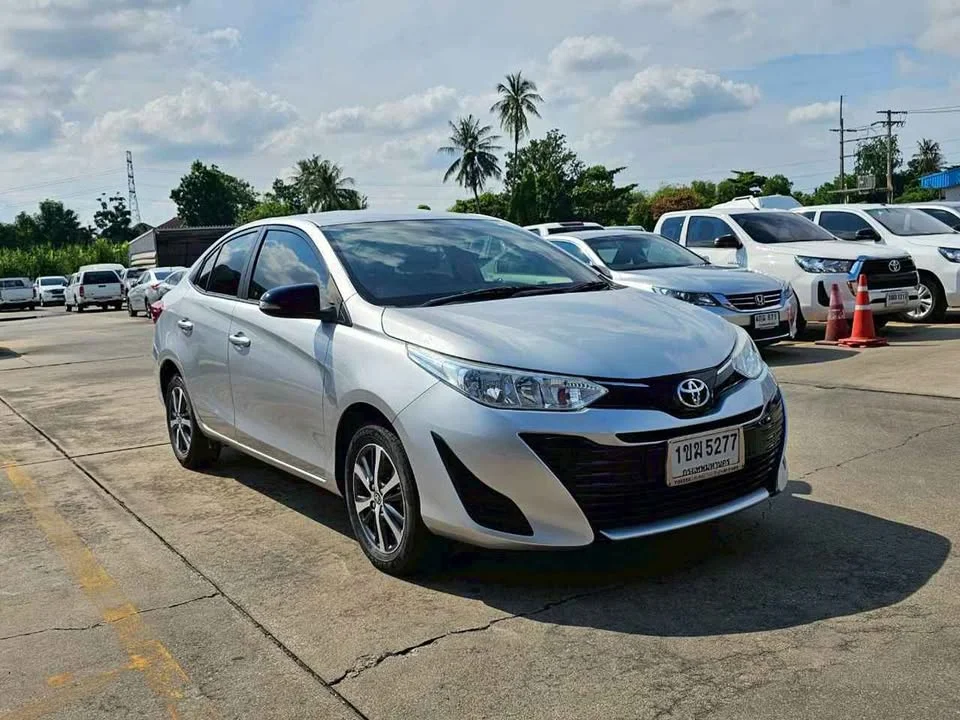 2020 Toyota Yaris ATIV III 3