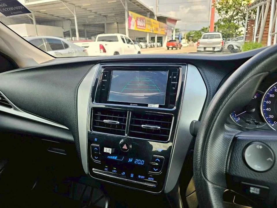 2020 Toyota Yaris ATIV III 2