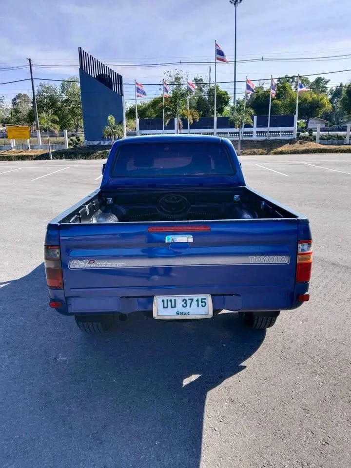 2003 Toyota Hilux Tiger VI 3