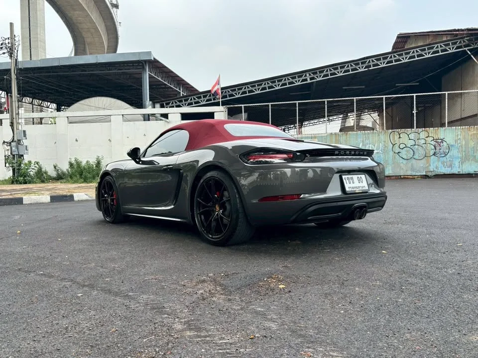 2018 Porsche 718 Boxster and Cayman IV 2