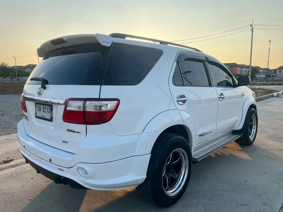 2009 Toyota Fortuner I 3